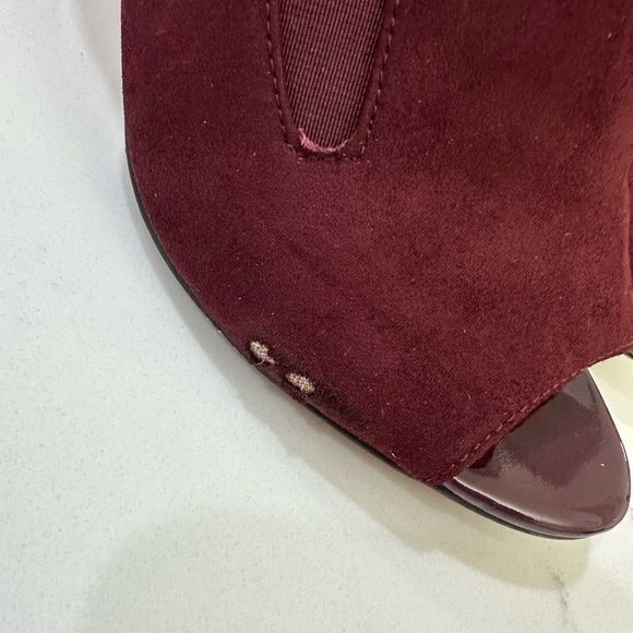 Calvin Klein Suede Women's Burgundy Peep Toe Heels Size 8.5 - Picture 6 of 6